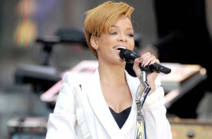 Rihanna-Sennheiser