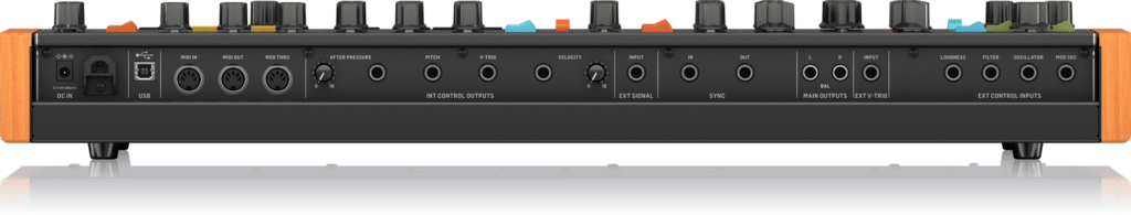 Behringer Poly D conexiones