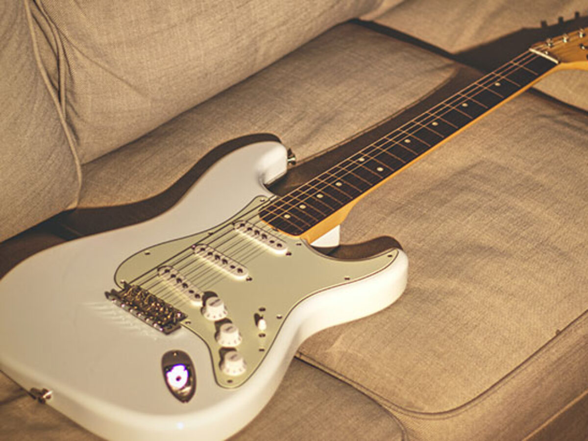 Oso polar A veces Almacén Las mejores guitarras Fender Stratocaster: Calidad-precio